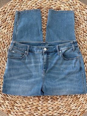 Chico’s Platinum Crop